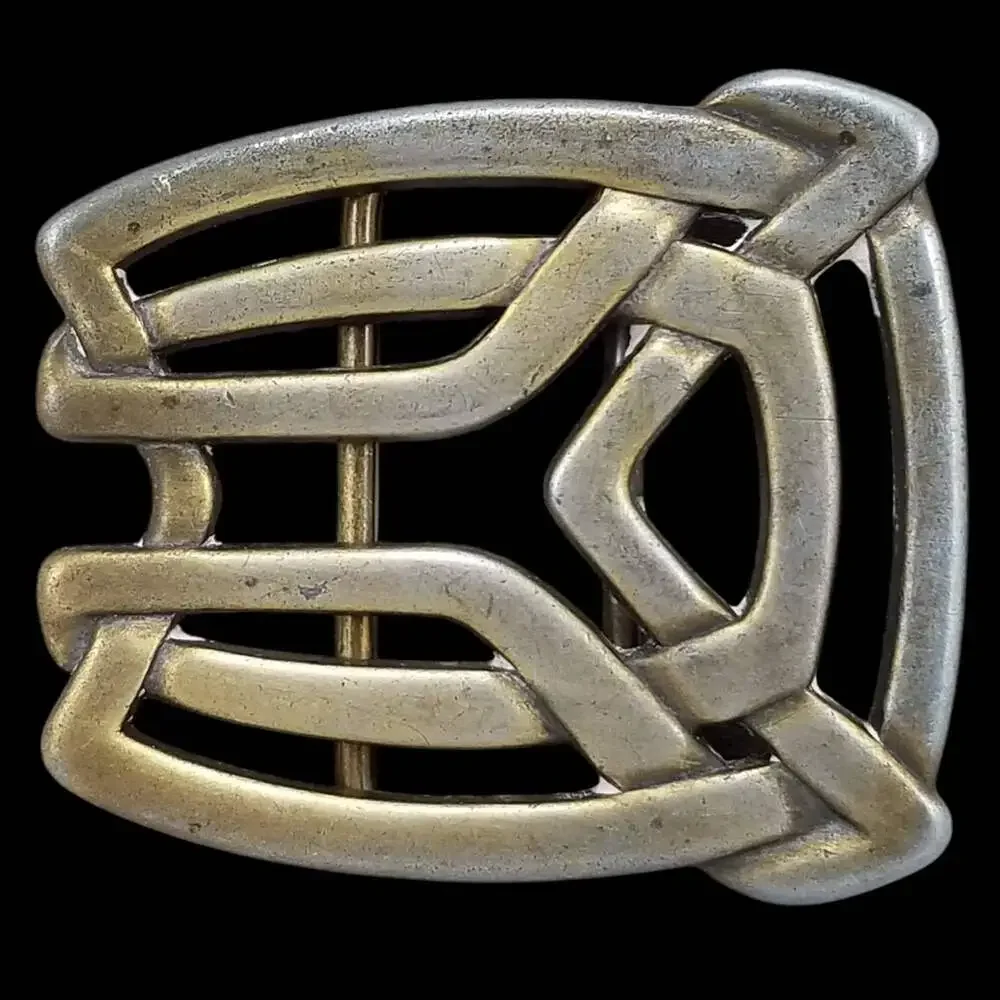 Celtic Knot Belt Buckle -‎ Vintage Style Patterned Accessory for Unique Fashion
